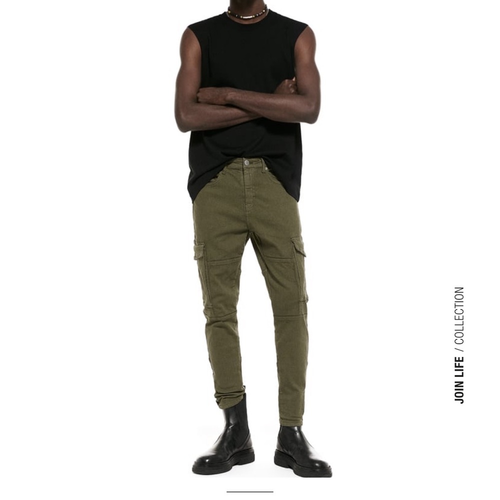 Zara “Zippered” Cargo Jeans, NWT.